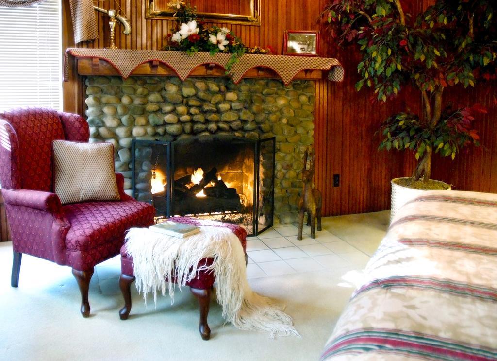 Arbor Hill Inn La Porte エクステリア 写真