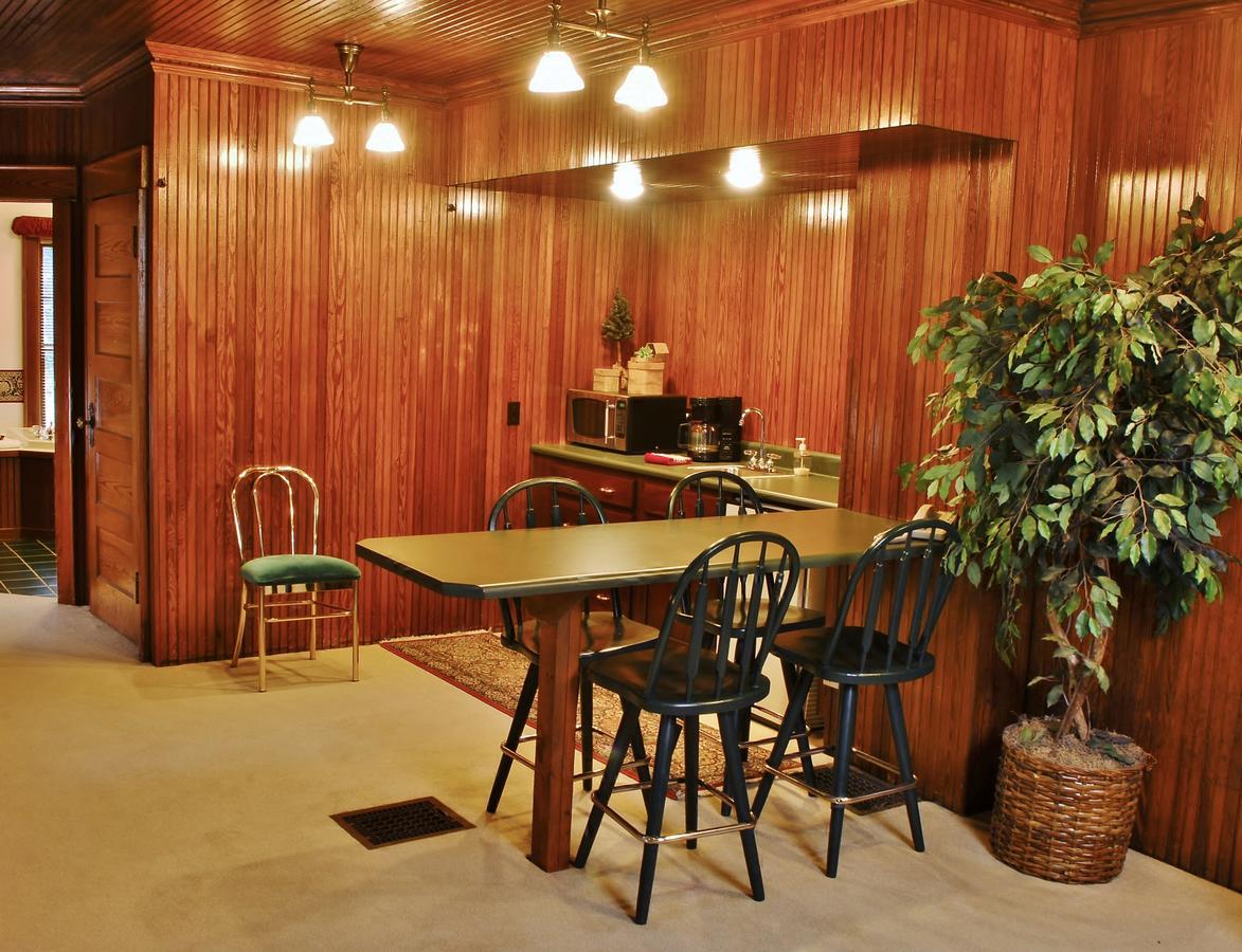 Arbor Hill Inn La Porte エクステリア 写真