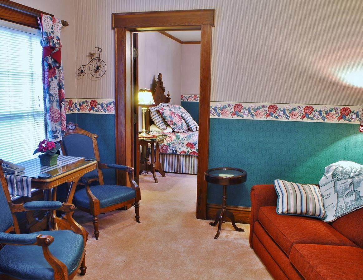 Arbor Hill Inn La Porte エクステリア 写真