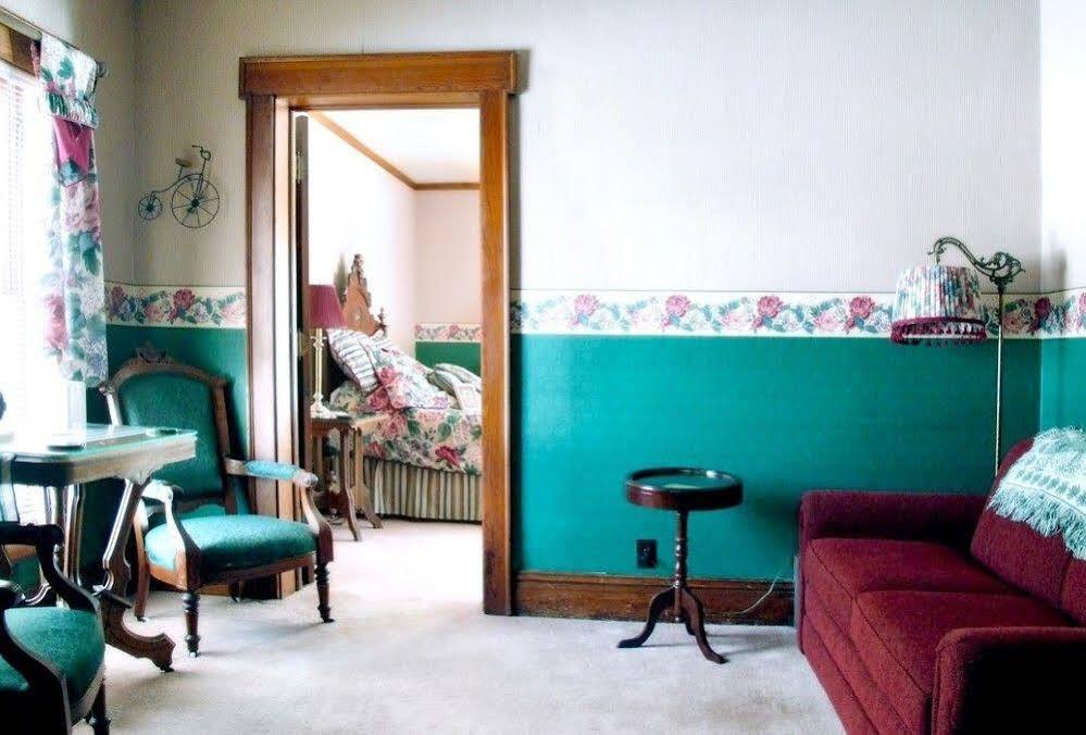 Arbor Hill Inn La Porte エクステリア 写真